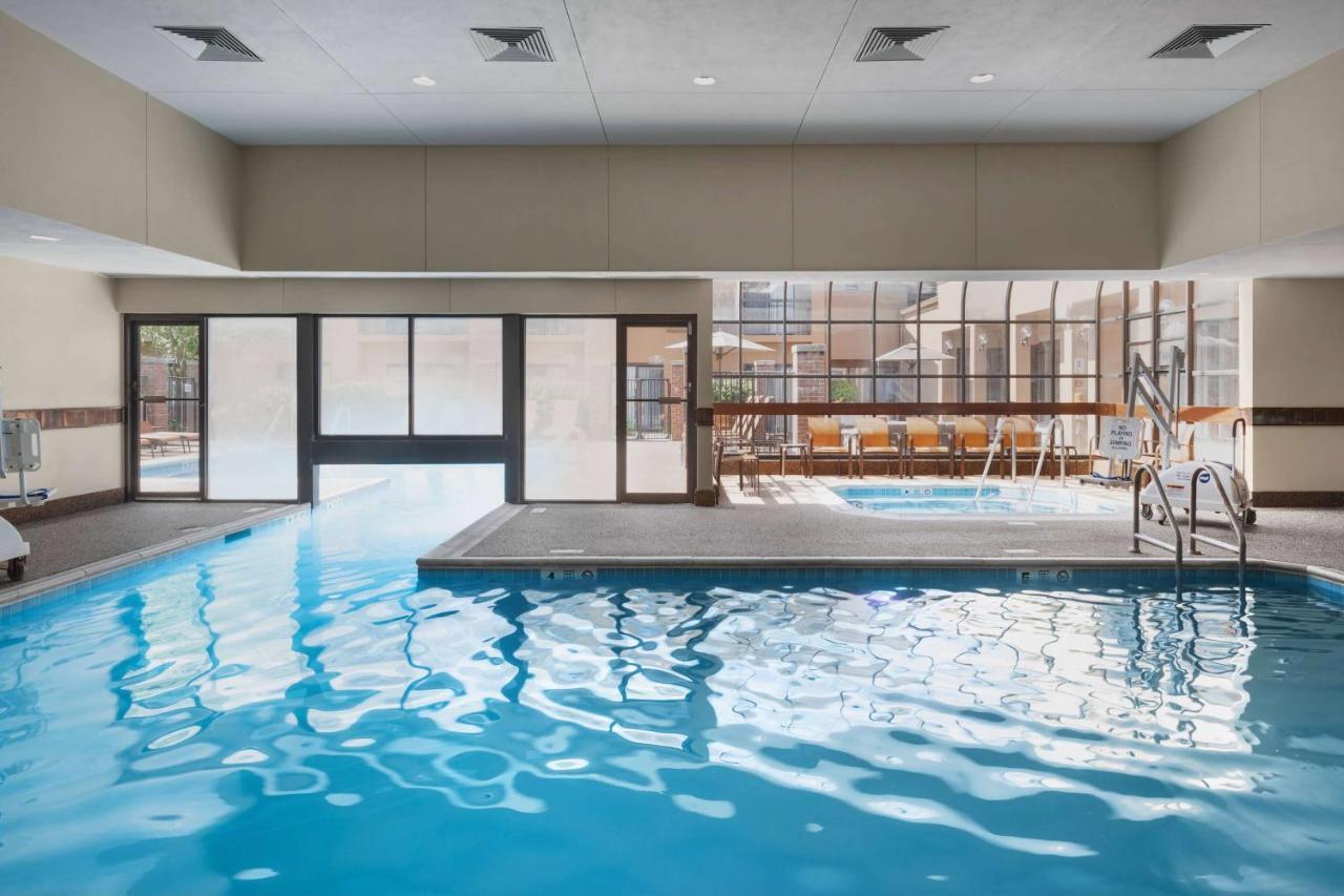 Sonesta Select Newport Middletown Hotel Екстериор снимка