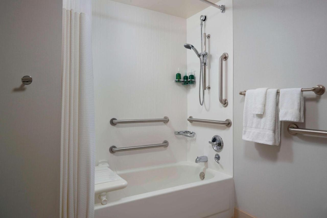 Sonesta Select Newport Middletown Hotel Екстериор снимка